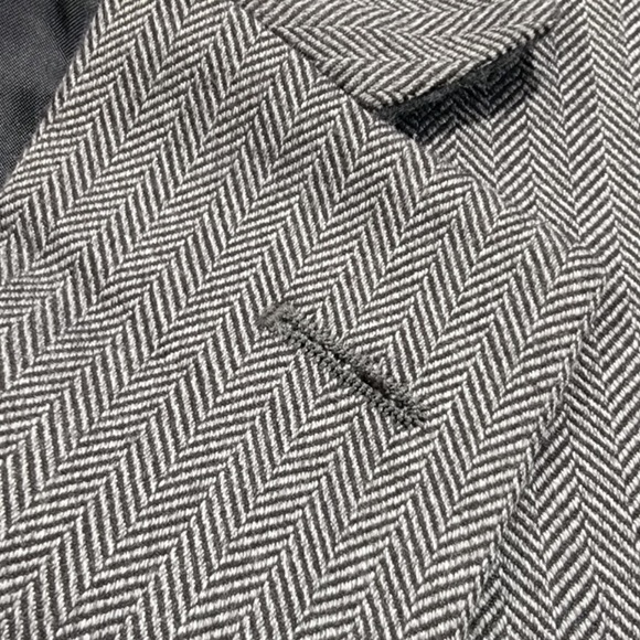 Jones New York Men’s Herringbone 2-Button Sport Jacket - Picture 3 of 7